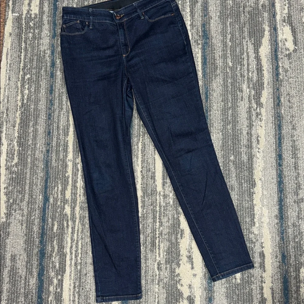 Size 6 = 0.5 Chicos Dark Blue Jeans. Like New Condition - Picture 2 of 4